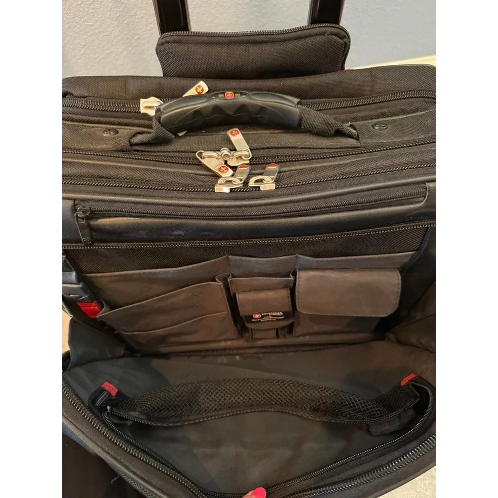 SwissGear rolling laptop